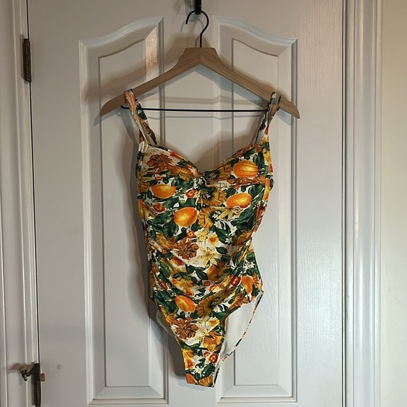 Nip Tuck | Joanne Citrus Twist Front One Piece Swimsuit Size 8 Swim Beach Pool - Picture 3 of 9